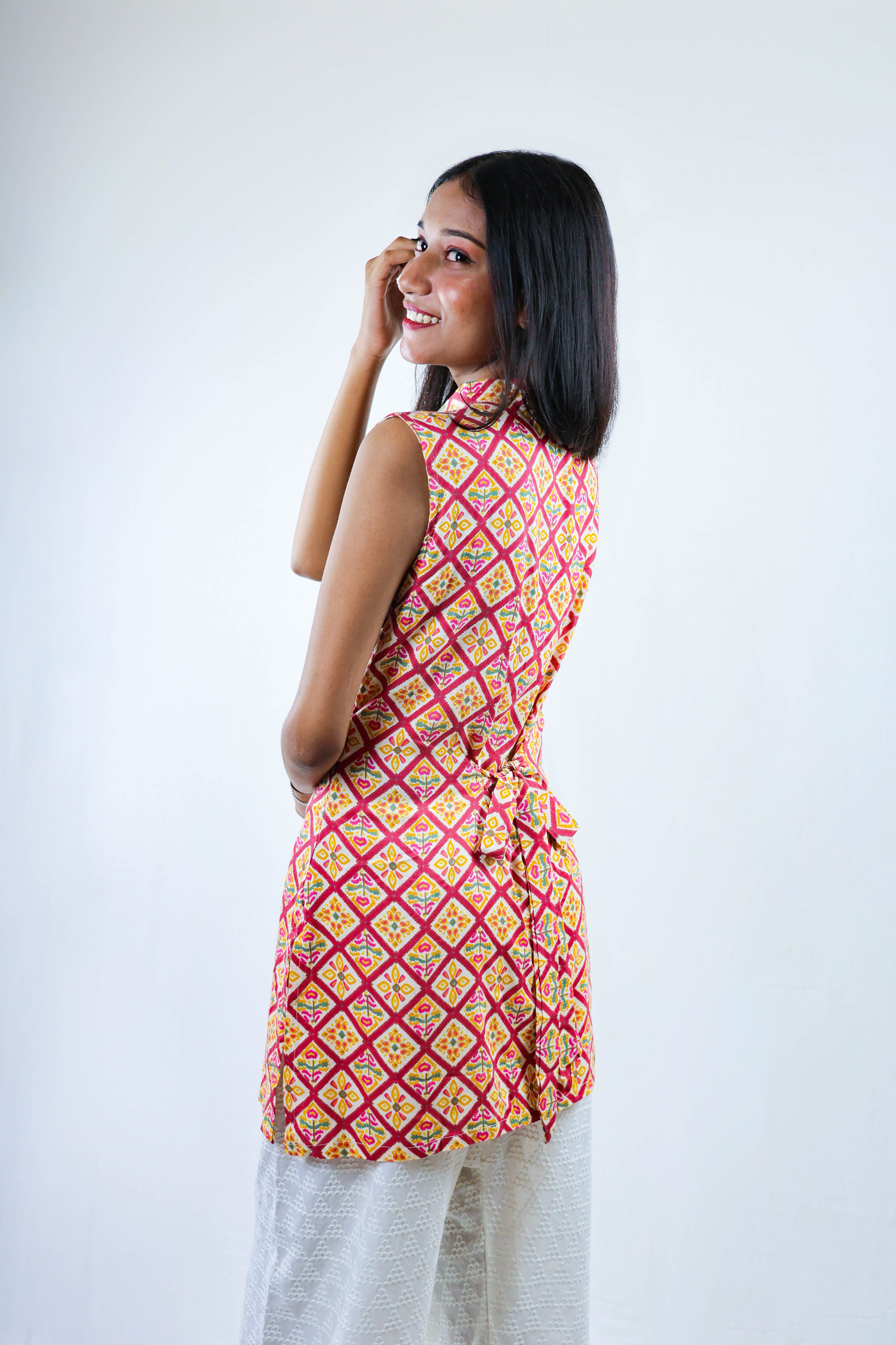 RANGRITI Short Kurta - Inspired by colors and culture, ideal for this modern desi look